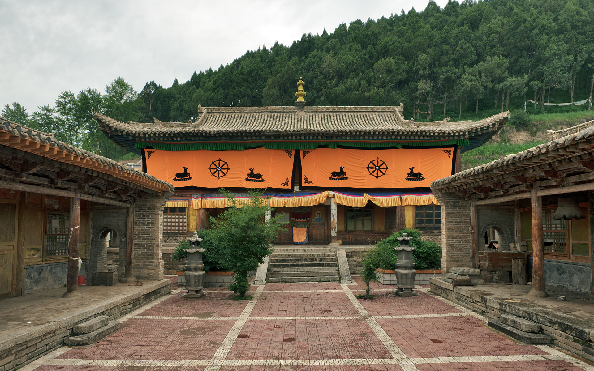 Китай, Хэнань монастырь в горах